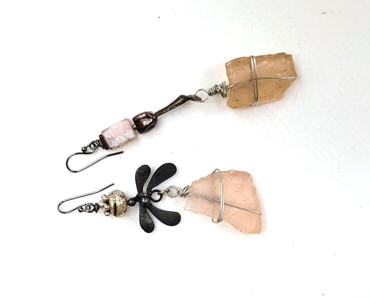 Asymmetric essential earrings, city pebbles beach glass.. – photo 6